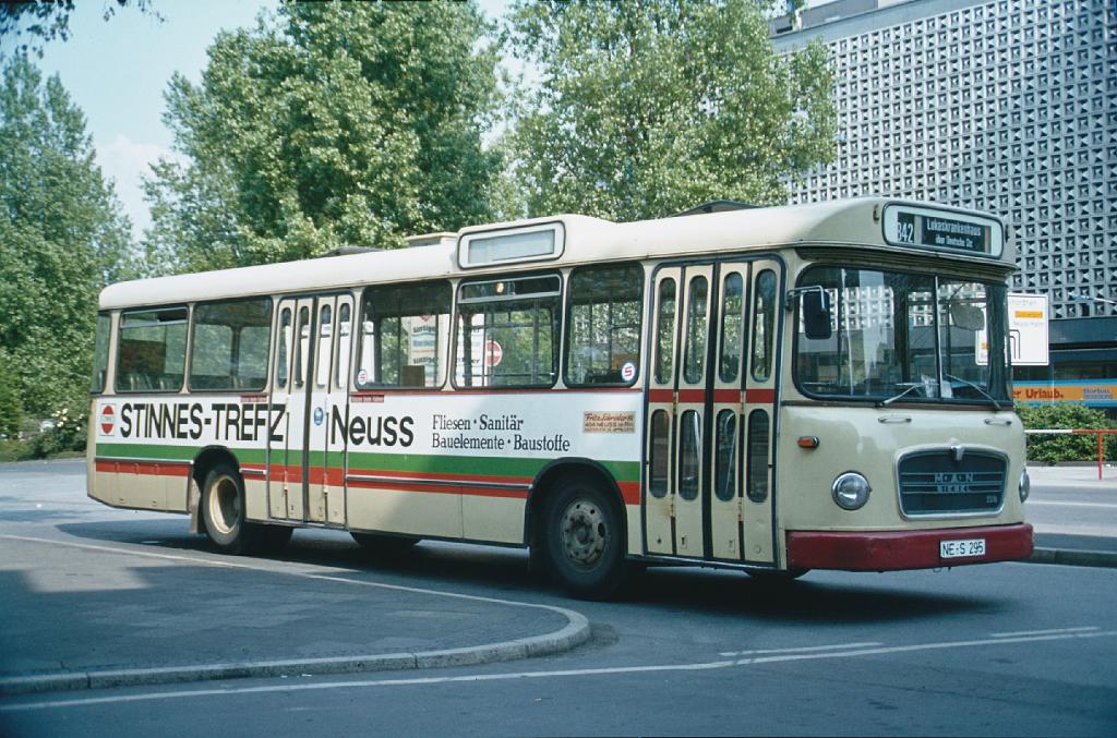 I1_autobus_0031.jpg - Autobus in Neuss