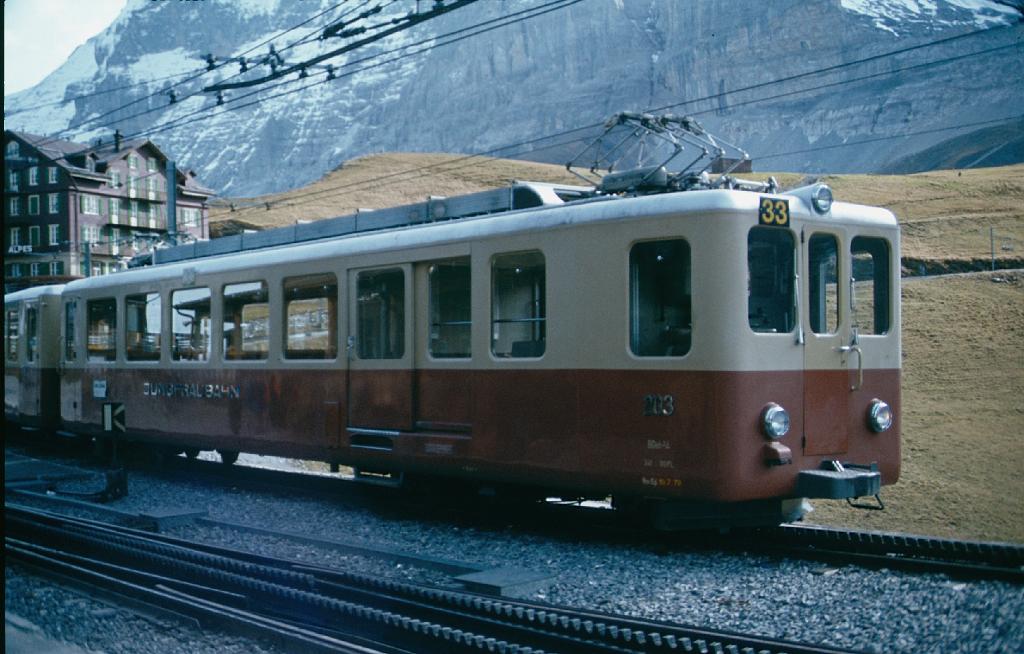B1_eisenbahn_0046.jpg - Jungfrau Bahn Bahnhof Kl. Scheidegg