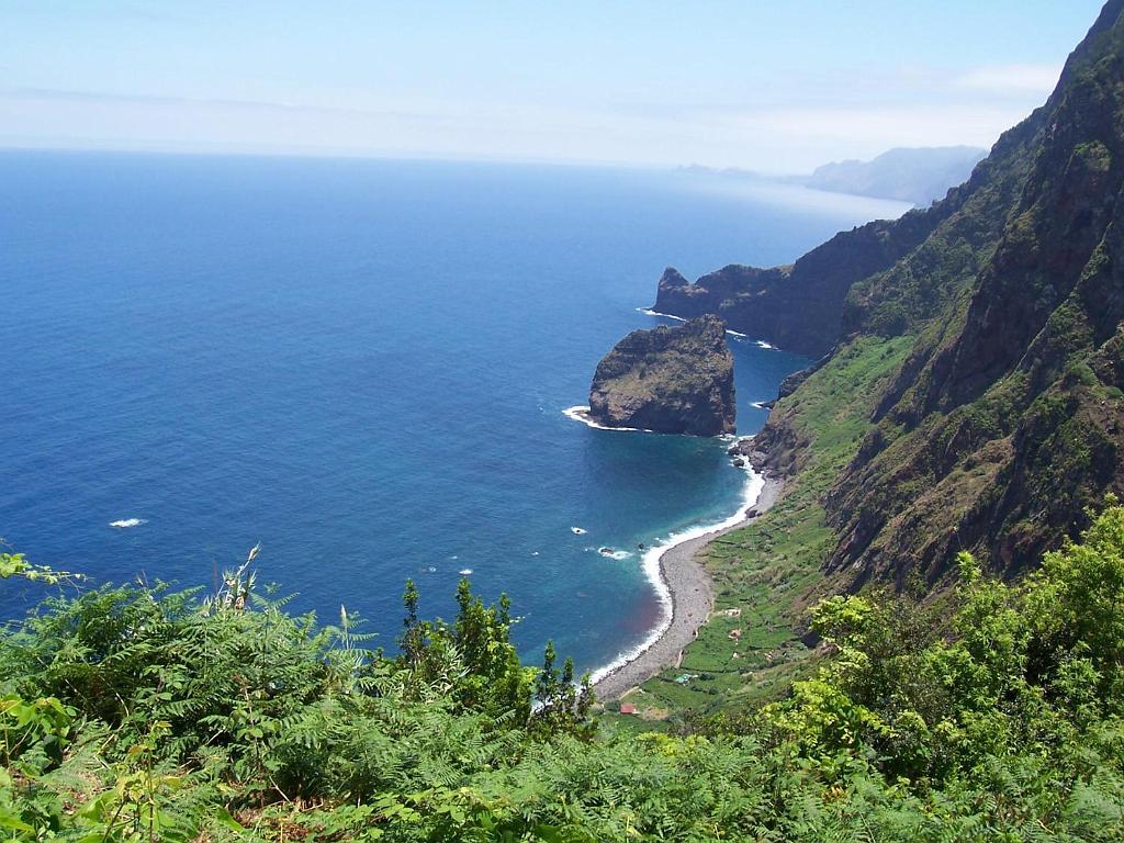 Madeira6.jpg - Ausblick aufs Meer von Santana aus