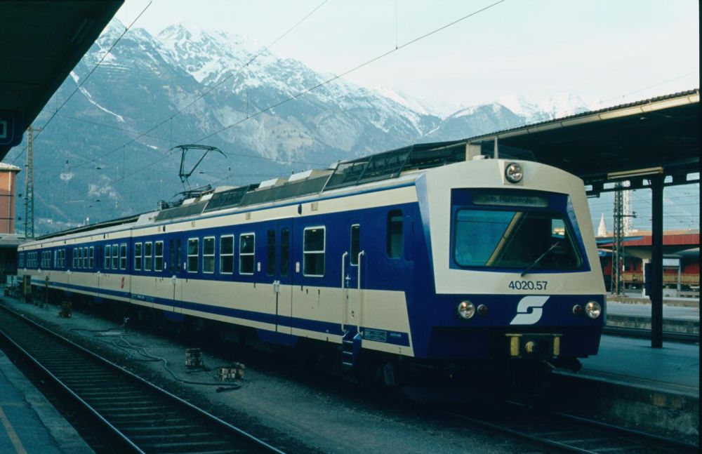 Nahverkehr in Berlin, Tirol und Athen, SBahn und UBahn