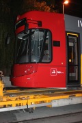 Neue Straenbahn fr Innsbruck ist eingetroffen