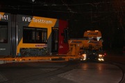 Neue Straenbahn fr Innsbruck ist eingetroffen
